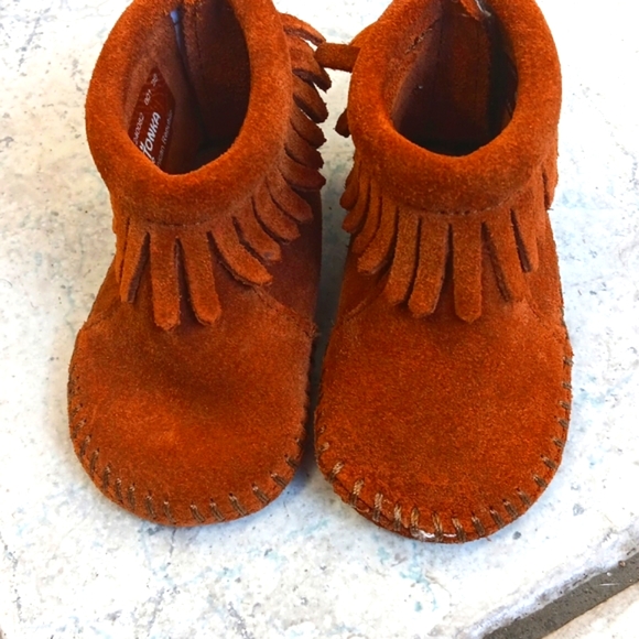 New WOT Minnetonka baby boots,Size 1 - Picture 2 of 8